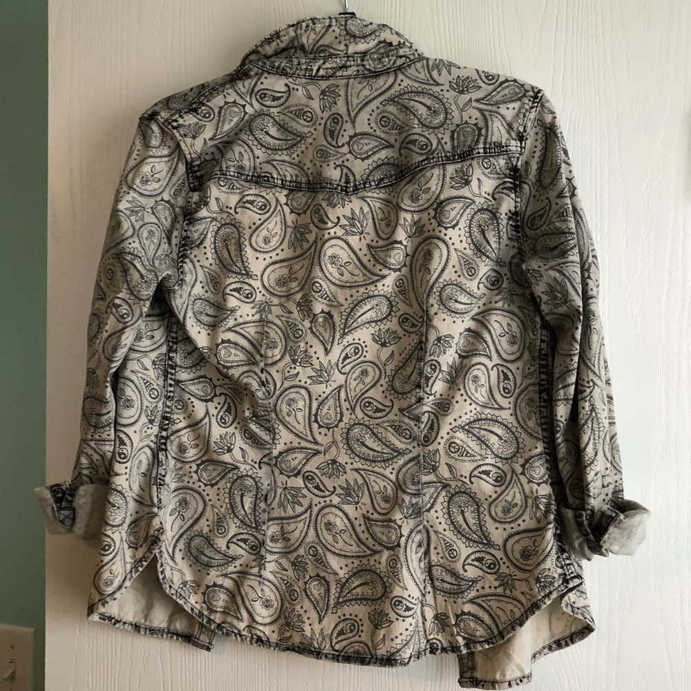 H&M Button-Up - Picture 4 of 5